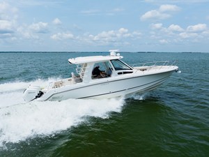 Boston Whaler 350 Realm 15 2023 Boston Whaler 350 Realm 16