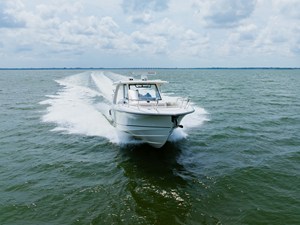 Boston Whaler 350 Realm 17 2023 Boston Whaler 350 Realm 18