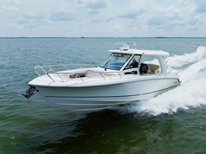 Boston Whaler 350 Realm 18 2023 Boston Whaler 350 Realm 19