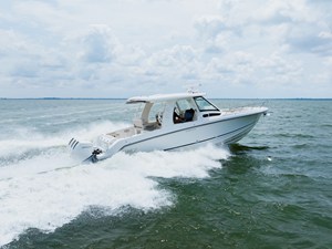 Boston Whaler 350 Realm 21 2023 Boston Whaler 350 Realm 22