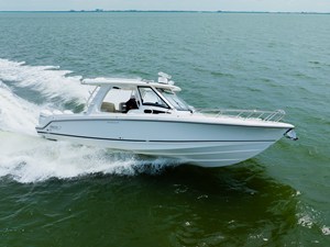 Boston Whaler 350 Realm 23 2023 Boston Whaler 350 Realm 24