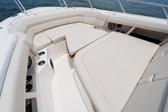 Boston Whaler 350 Realm 31 2023 Boston Whaler 350 Realm 32