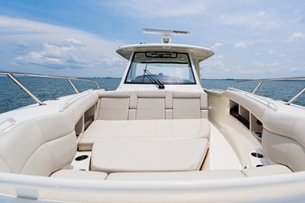 Boston Whaler 350 Realm 38 2023 Boston Whaler 350 Realm 39