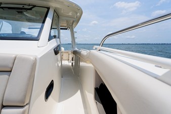 Boston Whaler 350 Realm 42 2023 Boston Whaler 350 Realm 43