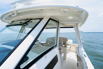 Boston Whaler 350 Realm 44 2023 Boston Whaler 350 Realm 45