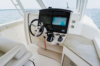 Boston Whaler 350 Realm 47 2023 Boston Whaler 350 Realm 48
