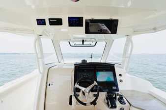 Boston Whaler 350 Realm 54 2023 Boston Whaler 350 Realm 55
