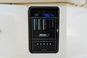 Boston Whaler 350 Realm 59 2023 Boston Whaler 350 Realm 60