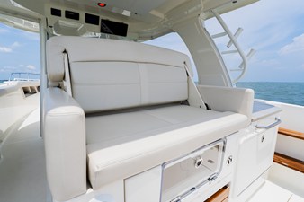 Boston Whaler 350 Realm 71 2023 Boston Whaler 350 Realm 72