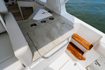 Boston Whaler 350 Realm 80 2023 Boston Whaler 350 Realm 81
