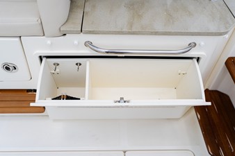 Boston Whaler 350 Realm 89 2023 Boston Whaler 350 Realm 90
