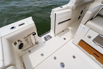 Boston Whaler 350 Realm 91 2023 Boston Whaler 350 Realm 92