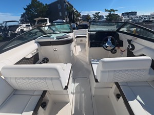 Sea Ray 270 SDX 11 2020 Sea Ray 270 SDX 12