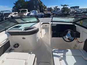 Sea Ray 270 SDX 12 2020 Sea Ray 270 SDX 13