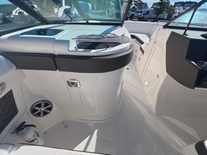 Sea Ray 270 SDX 15 2020 Sea Ray 270 SDX 16
