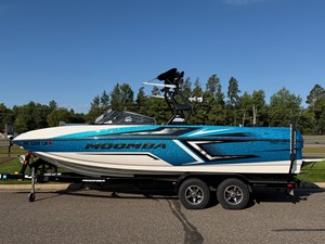 Moomba MOJO 0 2017 Moomba MOJO 1