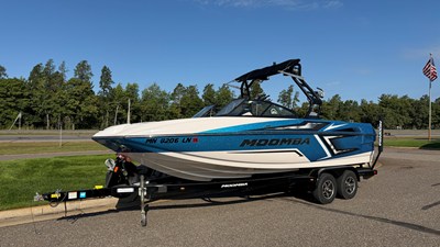 Moomba MOJO 1 2017 Moomba MOJO 2