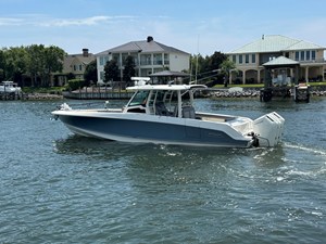 Boston Whaler 380 OUTRAGE 7 2024 Boston Whaler 380 OUTRAGE 8