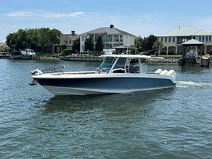 Boston Whaler 380 OUTRAGE 8 2024 Boston Whaler 380 OUTRAGE 9