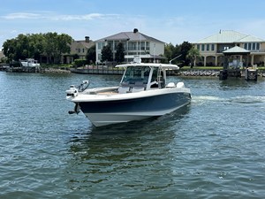 Boston Whaler 380 OUTRAGE 9 2024 Boston Whaler 380 OUTRAGE 10