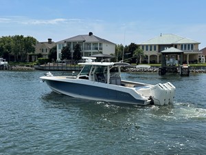 Boston Whaler 380 OUTRAGE 10 2024 Boston Whaler 380 OUTRAGE 11
