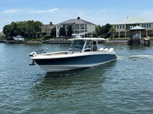 Boston Whaler 380 OUTRAGE 12 2024 Boston Whaler 380 OUTRAGE 13