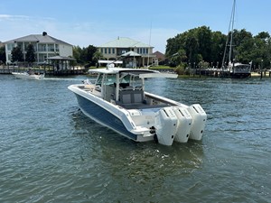 Boston Whaler 380 OUTRAGE 13 2024 Boston Whaler 380 OUTRAGE 14