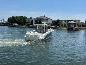 Boston Whaler 380 OUTRAGE 17 2024 Boston Whaler 380 OUTRAGE 18