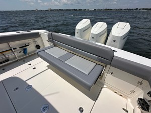 Boston Whaler 380 OUTRAGE 21 2024 Boston Whaler 380 OUTRAGE 22