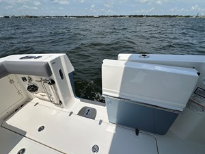 Boston Whaler 380 OUTRAGE 25 2024 Boston Whaler 380 OUTRAGE 26