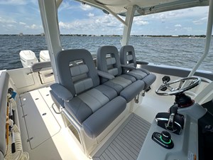 Boston Whaler 380 OUTRAGE 27 2024 Boston Whaler 380 OUTRAGE 28