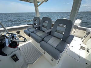 Boston Whaler 380 OUTRAGE 28 2024 Boston Whaler 380 OUTRAGE 29