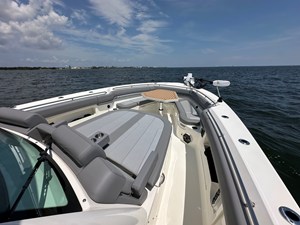 Boston Whaler 380 OUTRAGE 40 2024 Boston Whaler 380 OUTRAGE 41