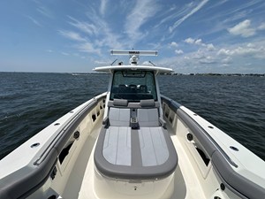 Boston Whaler 380 OUTRAGE 41 2024 Boston Whaler 380 OUTRAGE 42