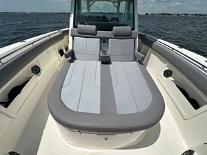 Boston Whaler 380 OUTRAGE 43 2024 Boston Whaler 380 OUTRAGE 44