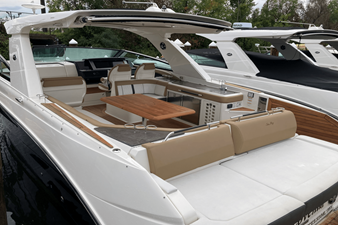 Sea Ray 400 SLX 18 2019 Sea Ray 400 SLX 19