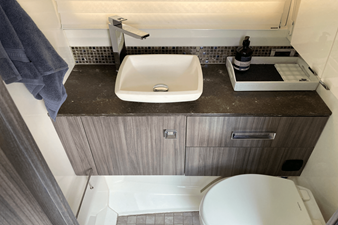 Sea Ray 400 SLX 37 2019 Sea Ray 400 SLX 38