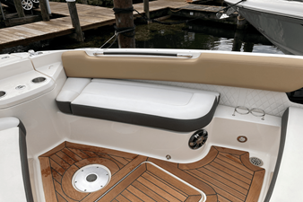 Sea Ray 400 SLX 43 2019 Sea Ray 400 SLX 44