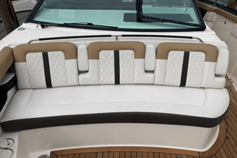 Sea Ray 400 SLX 45 2019 Sea Ray 400 SLX 46