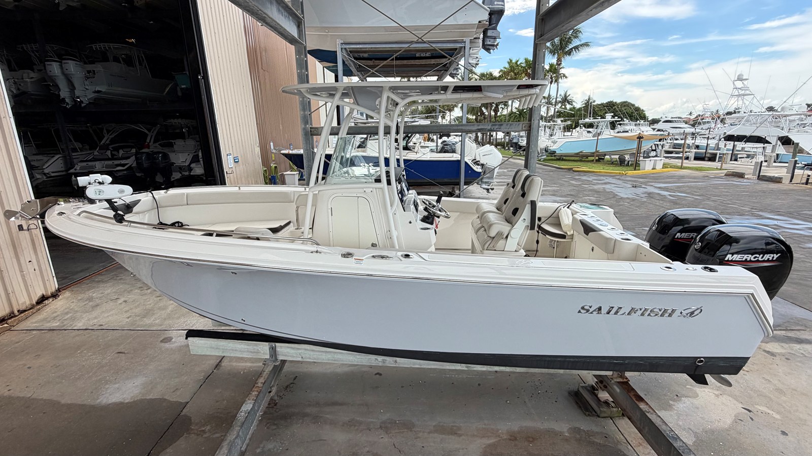 2022 Sailfish 242 CC 4