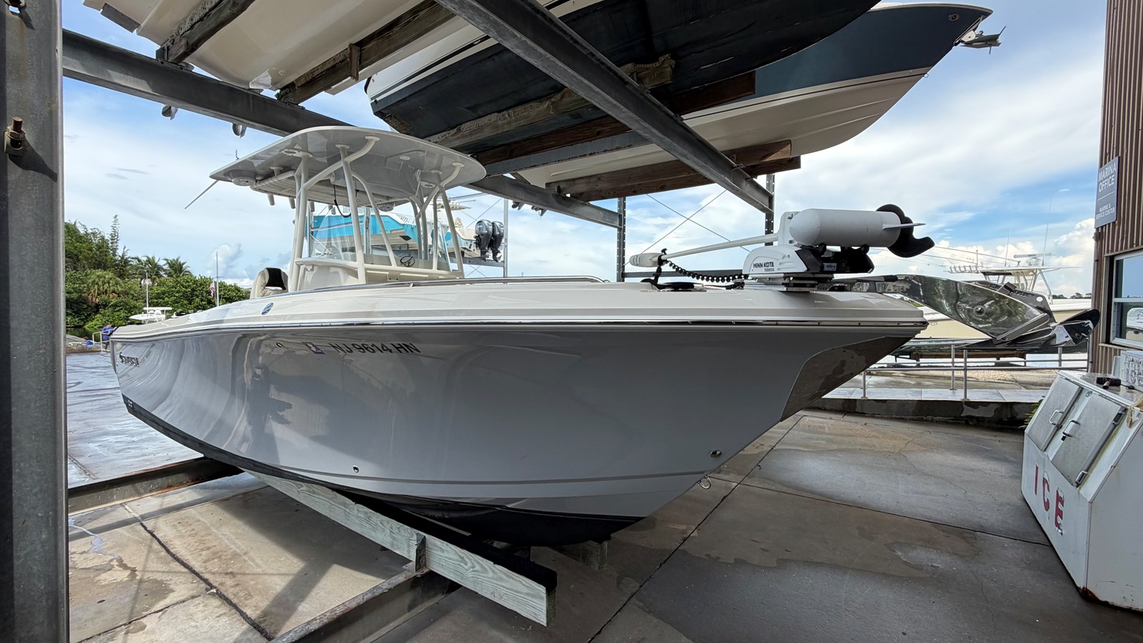 2022 Sailfish 242 CC 6