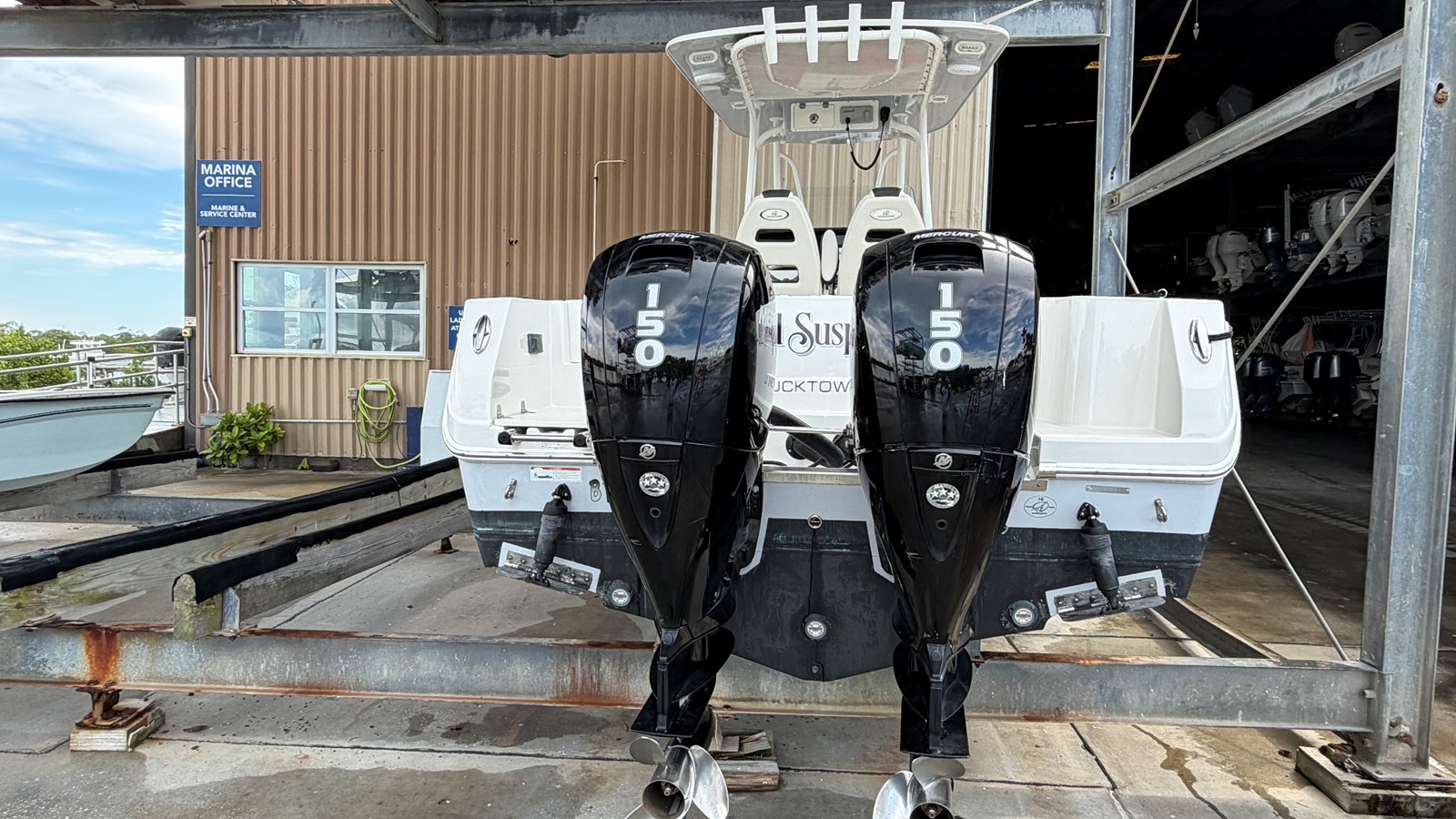 2022 Sailfish 242 CC 13