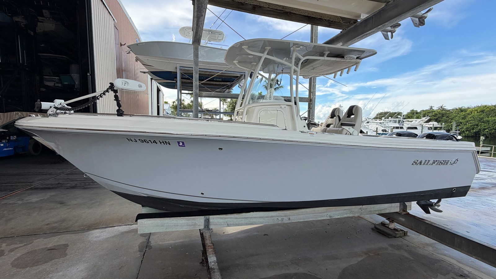 2022 Sailfish 242 CC 18
