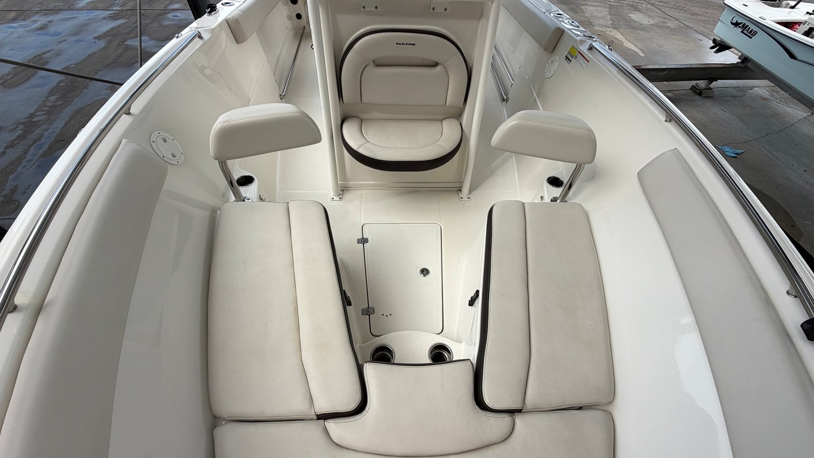 2022 Sailfish 242 CC 41
