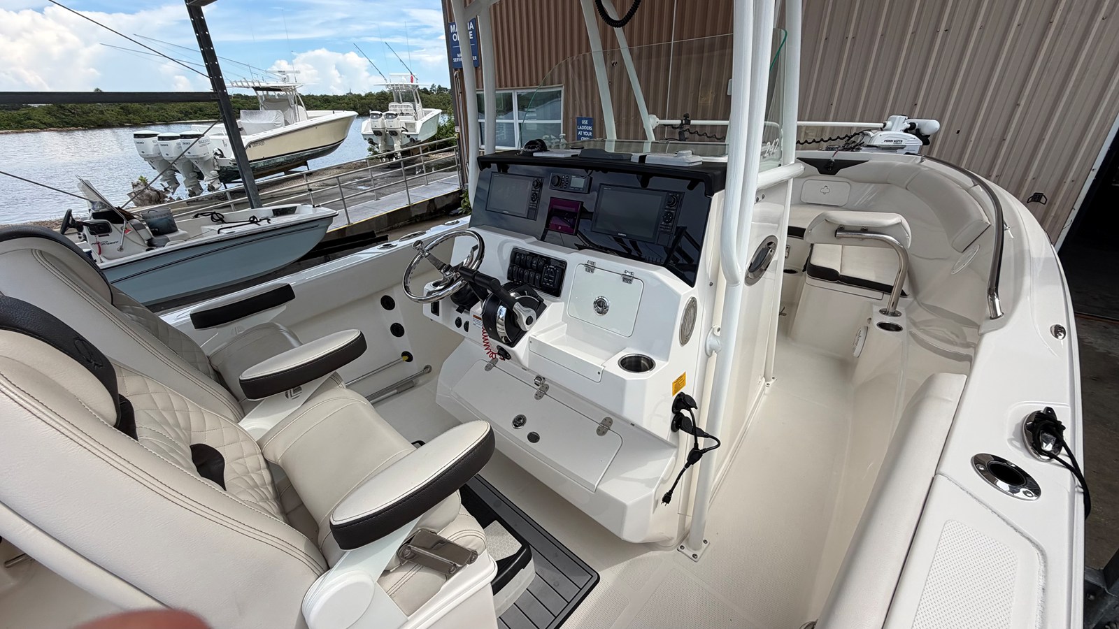 2022 Sailfish 242 CC 62