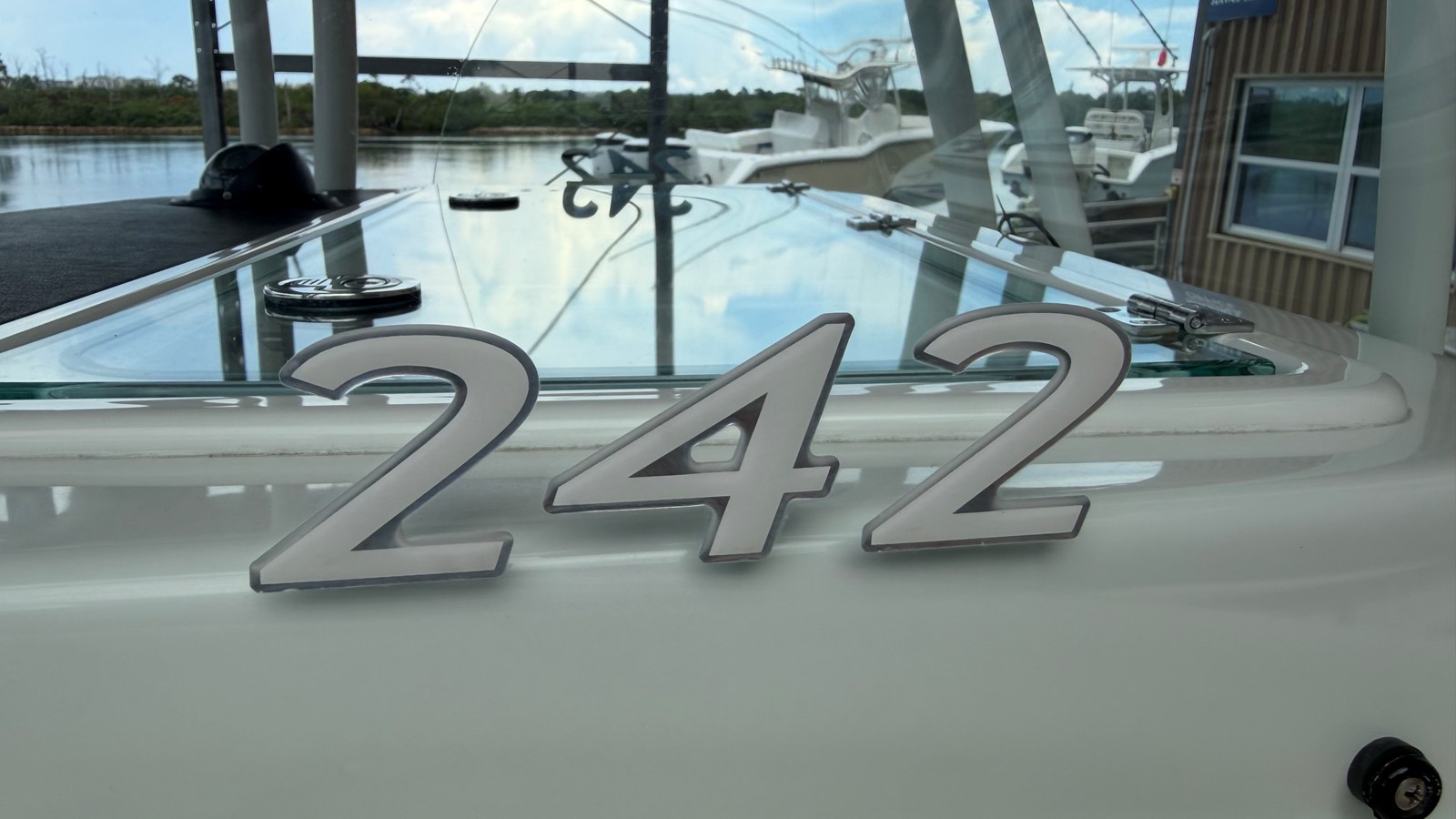 2022 Sailfish 242 CC 92