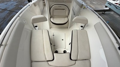 Sailfish 242 CC 40 2022 Sailfish 242 CC 41