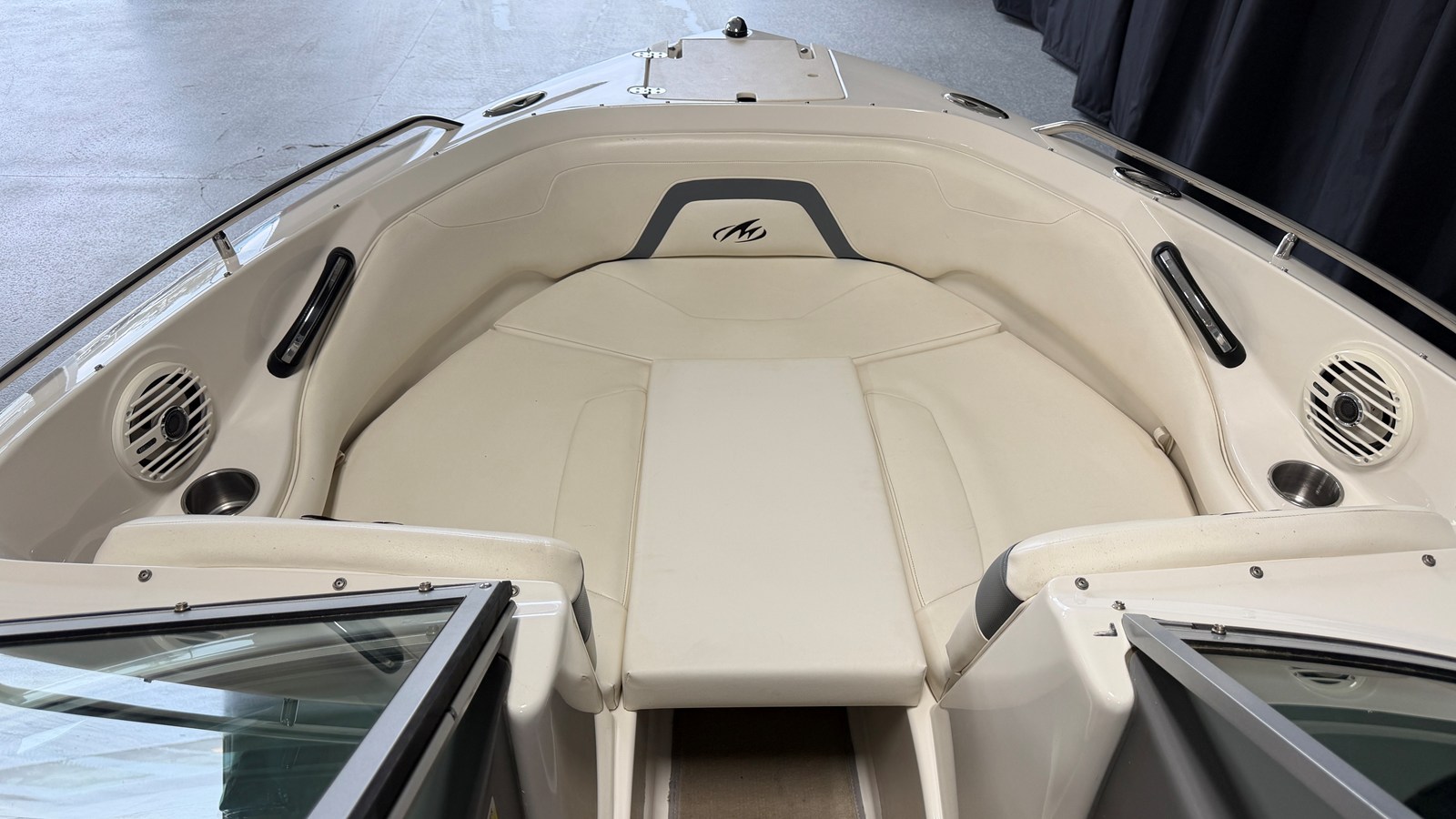 2010 Monterey 214 65