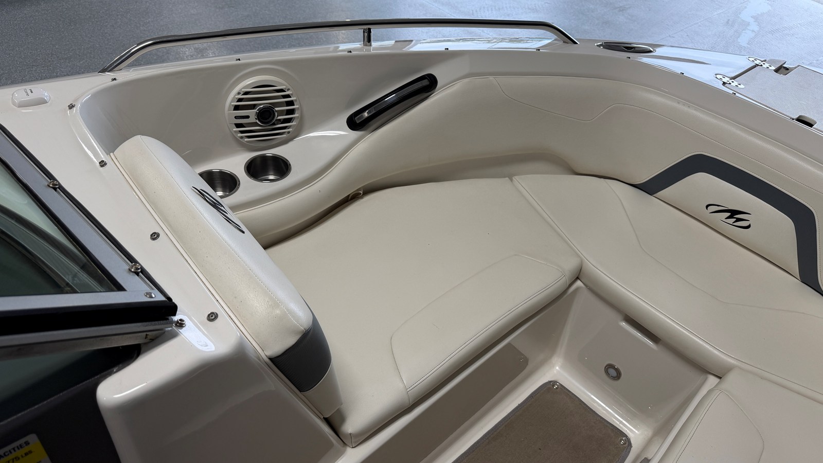 2010 Monterey 214 66