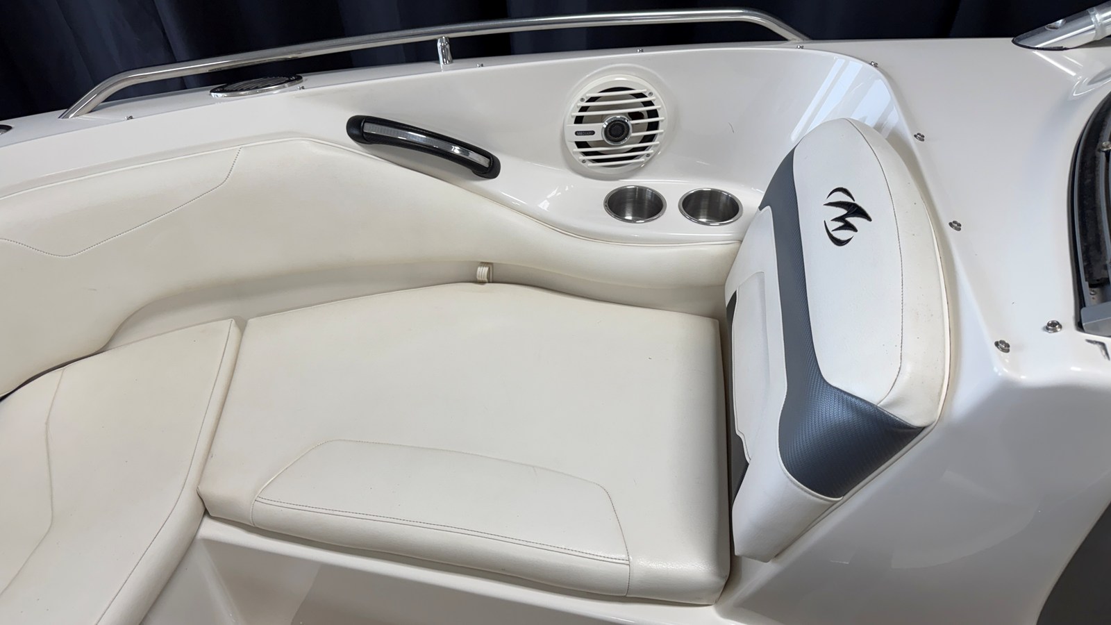 2010 Monterey 214 69